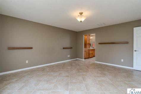 1314 Pine Pointe Curve St. Peter MN 56082