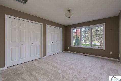 1314 Pine Pointe Curve St. Peter MN 56082
