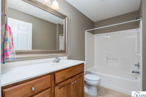 1314 Pine Pointe Curve St. Peter MN 56082