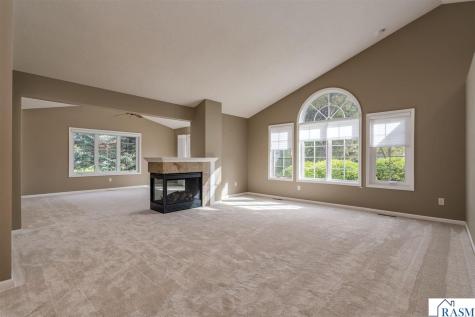 1314 Pine Pointe Curve St. Peter MN 56082