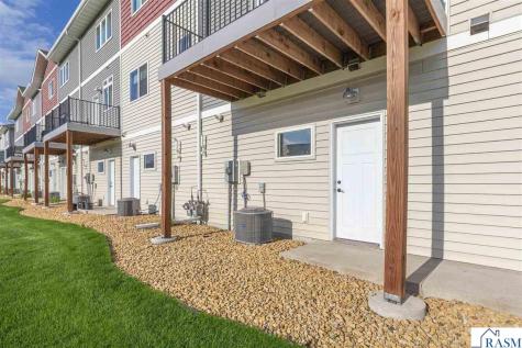 2192 Rolling Green Trail North Mankato MN 56003