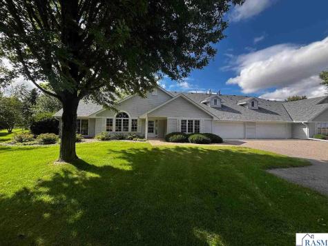 1203 Rockbend Parkway St. Peter MN 56082