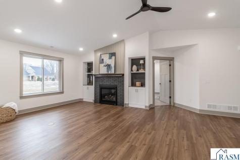 309 Pinehurst Drive Mankato MN 56001