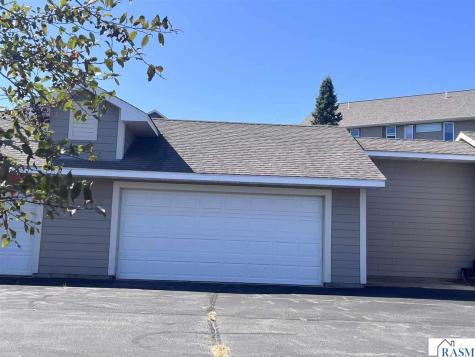 1824 Haralson Court St. Peter MN 56082