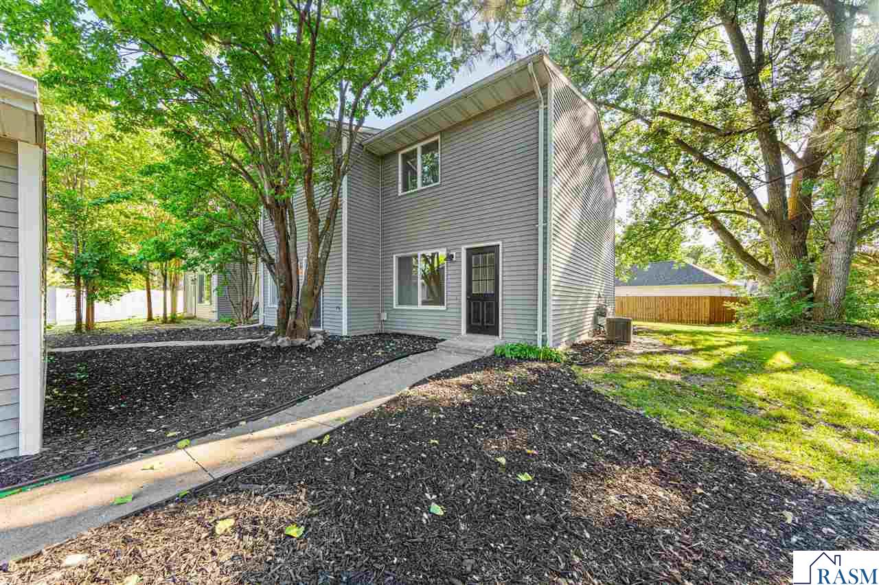 1639 Pleasant View Drive North Mankato MN 56003
