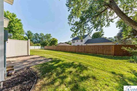 1639 Pleasant View Drive North Mankato MN 56003