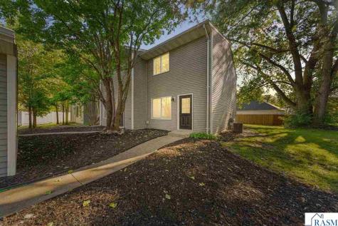 1639 Pleasant View Drive North Mankato MN 56003