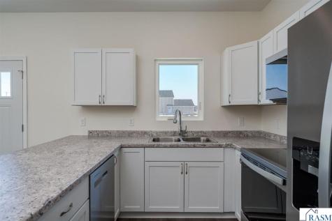 3122 Noble Drive Mankato MN 56001