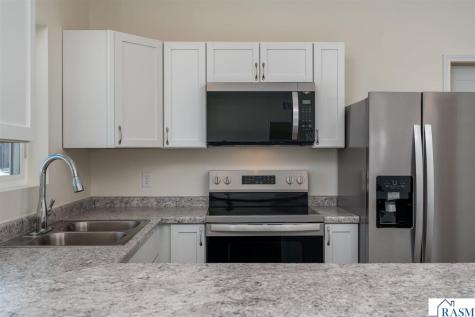 3122 Noble Drive Mankato MN 56001