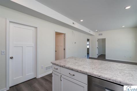 3122 Noble Drive Mankato MN 56001