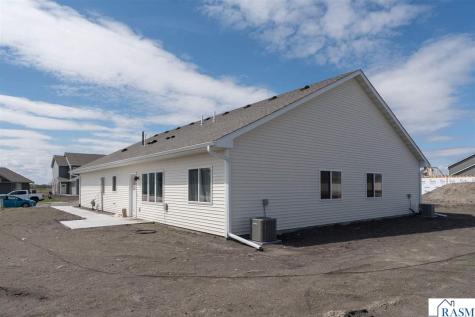 3122 Noble Drive Mankato MN 56001