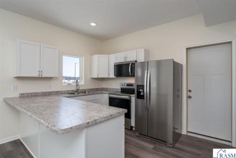 3122 Noble Drive Mankato MN 56001