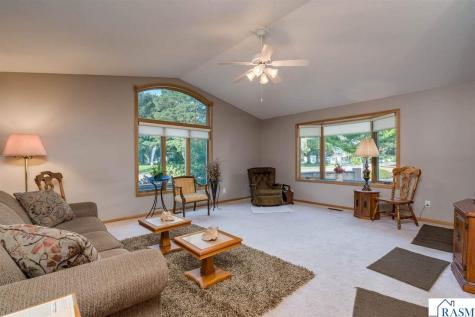 2320 Hoffman Path Mankato MN 56001