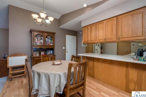 2320 Hoffman Path Mankato MN 56001