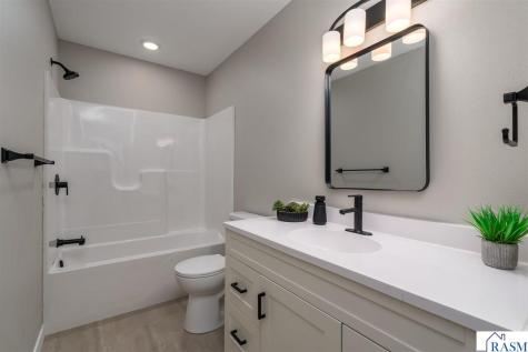 3123 Scotch Lane Mankato MN 56001