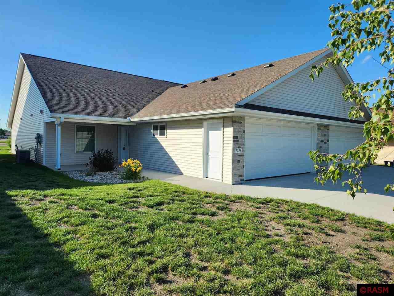 1228 Birchwood Drive New Ulm MN 56073-999