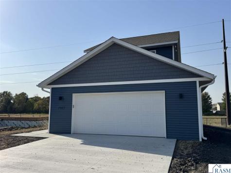 1905 Bluestem Drive Mankato MN 56001