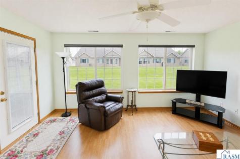 128 Gull Path Mankato MN 56001