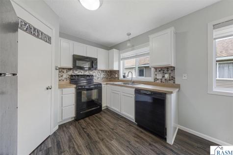 136 Tanager Path Mankato MN 56001