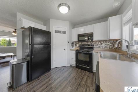 136 Tanager Path Mankato MN 56001