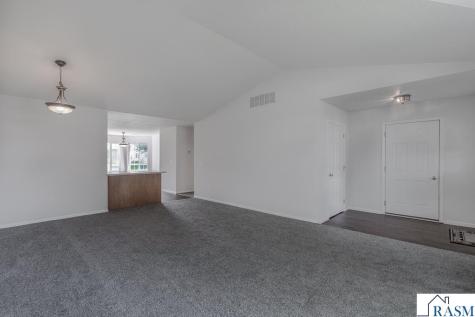 108 Gull Path Mankato MN 56001