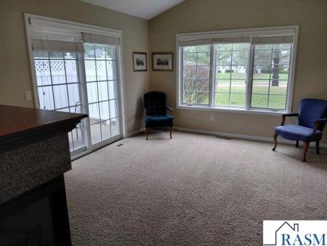 217 Crystal Circle Mankato MN 56001