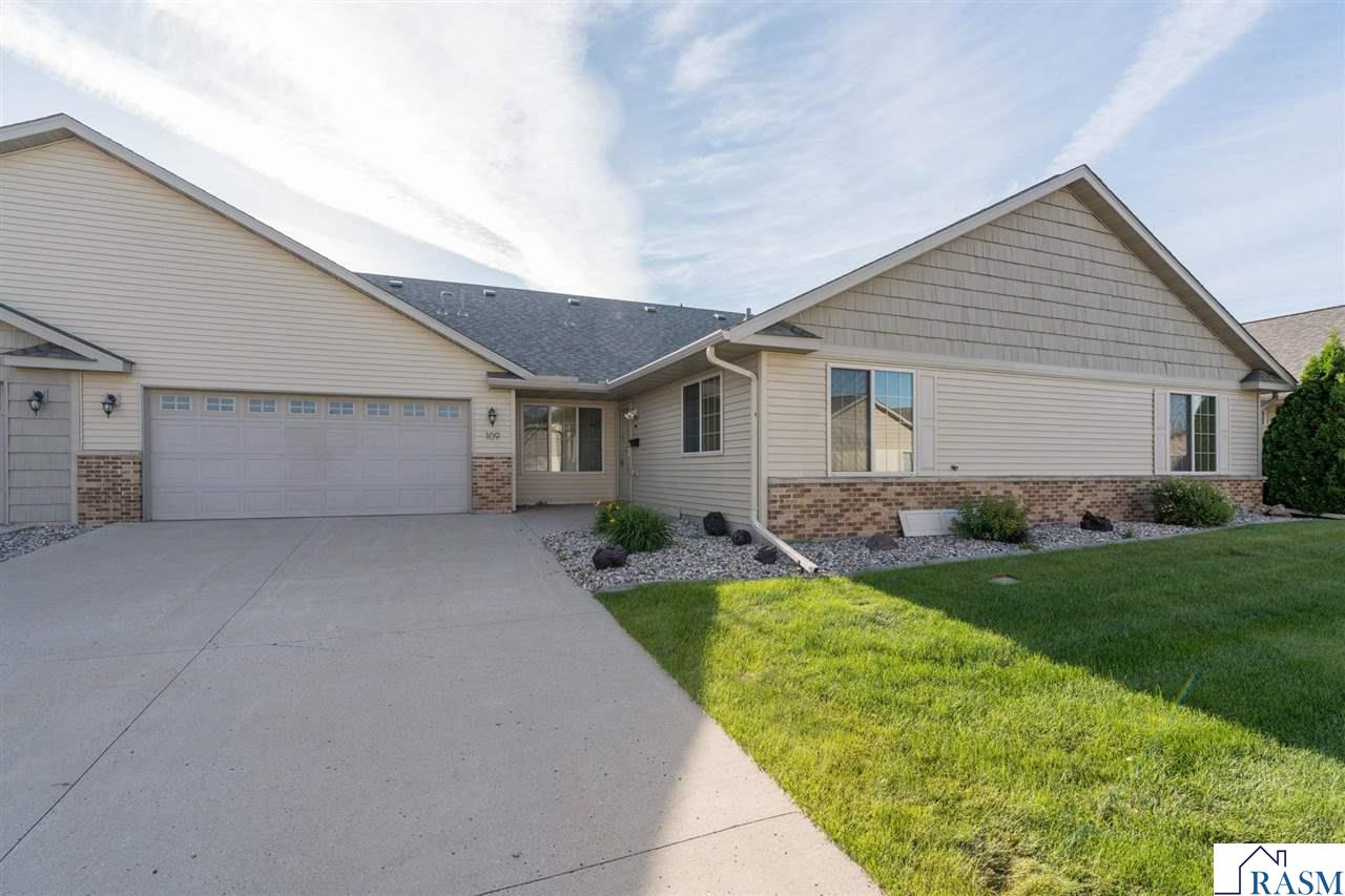 109 Palmer Path Mankato MN 56001