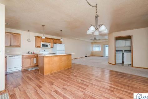 109 Palmer Path Mankato MN 56001