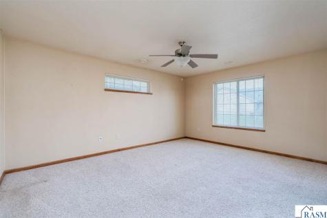 109 Palmer Path Mankato MN 56001