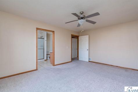 109 Palmer Path Mankato MN 56001