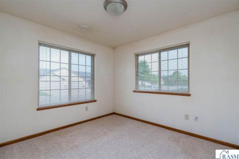 109 Palmer Path Mankato MN 56001