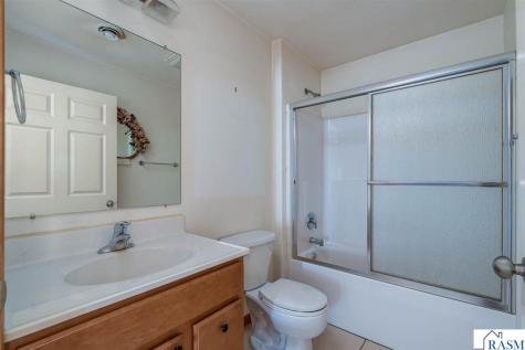 109 Palmer Path Mankato MN 56001
