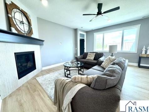 202 Fontaine Trail Mankato MN 56001