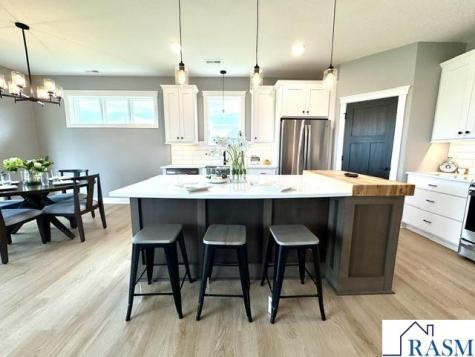202 Fontaine Trail Mankato MN 56001