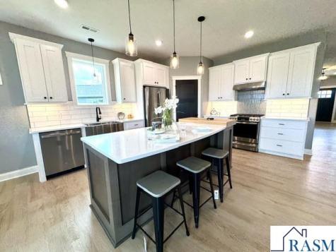 202 Fontaine Trail Mankato MN 56001
