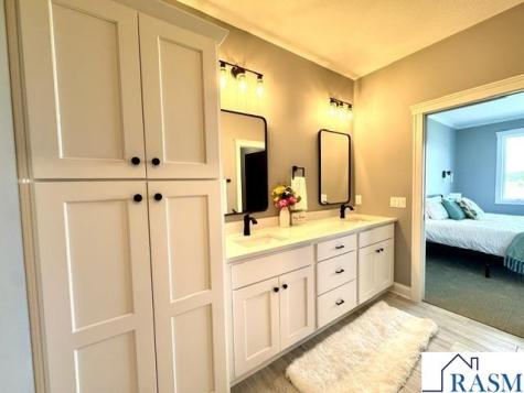 202 Fontaine Trail Mankato MN 56001