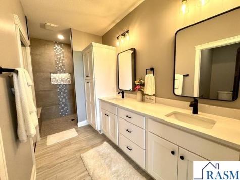 202 Fontaine Trail Mankato MN 56001