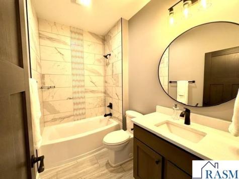 202 Fontaine Trail Mankato MN 56001