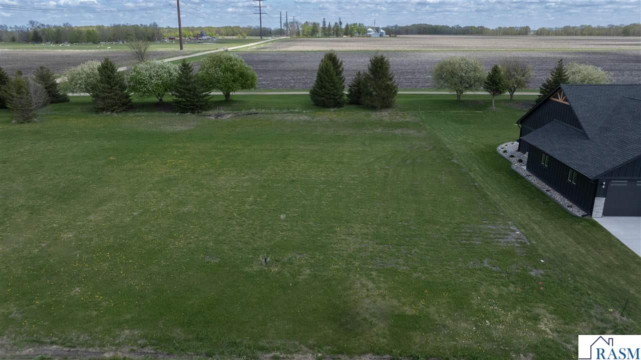 1993 Lexington Lane North Mankato MN 56003