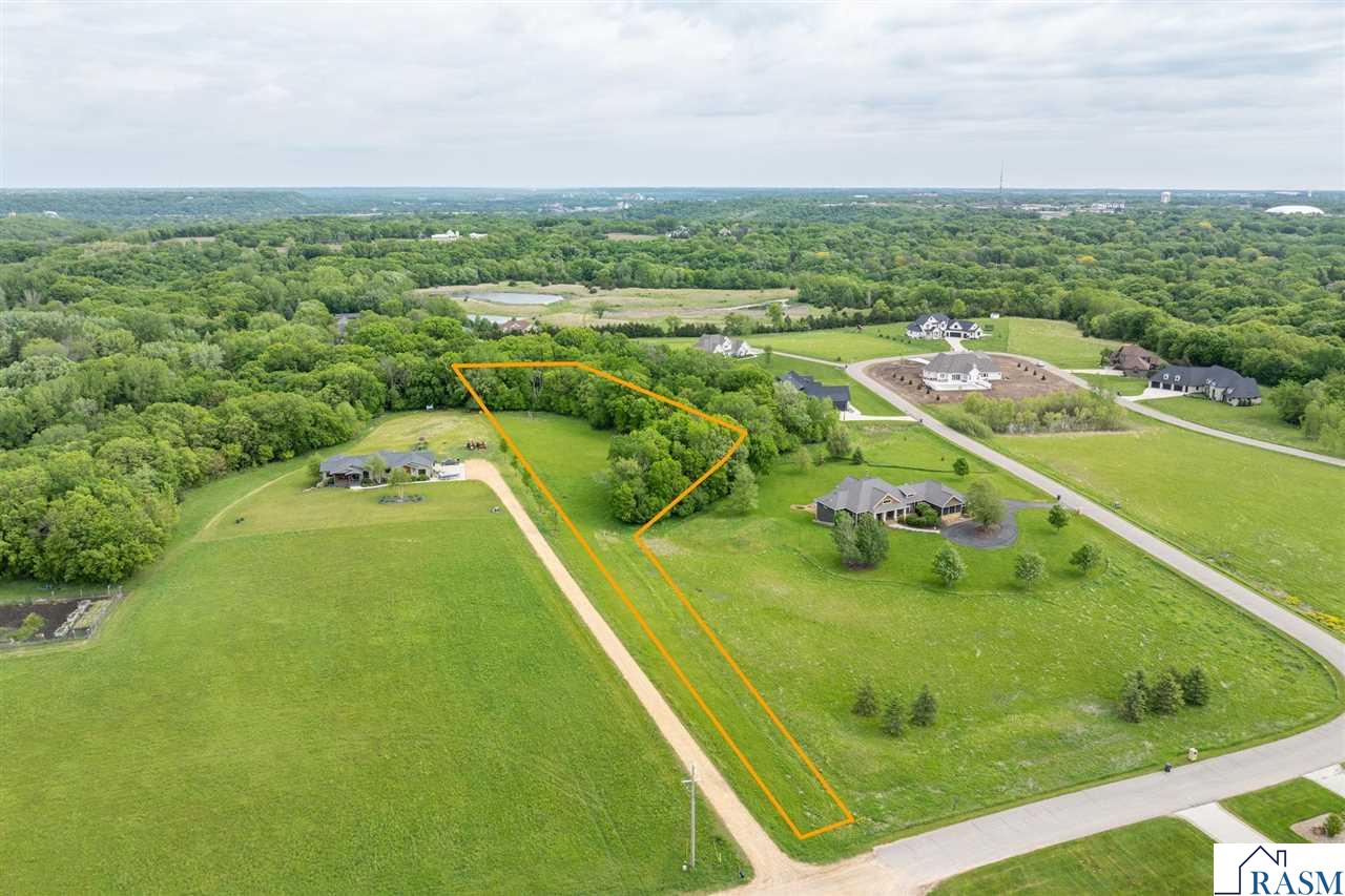 275 Summerfield Trail Mankato MN 56001