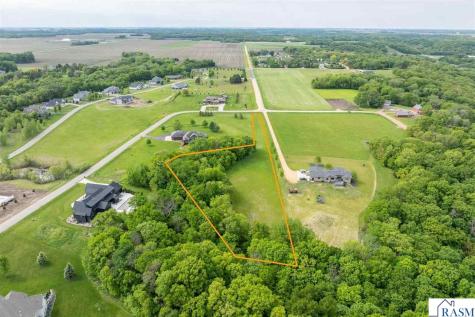 275 Summerfield Trail Mankato MN 56001