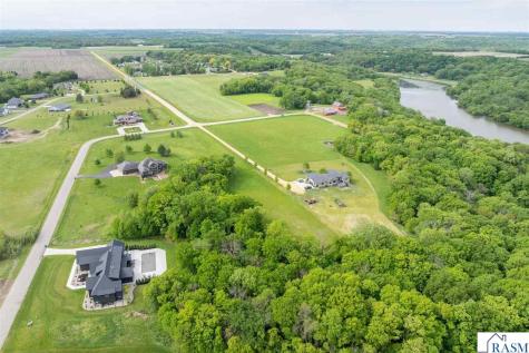 275 Summerfield Trail Mankato MN 56001