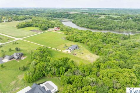 275 Summerfield Trail Mankato MN 56001