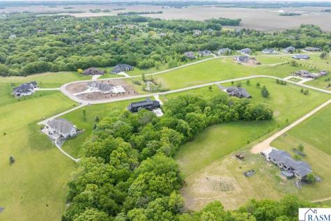 275 Summerfield Trail Mankato MN 56001