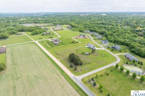 275 Summerfield Trail Mankato MN 56001