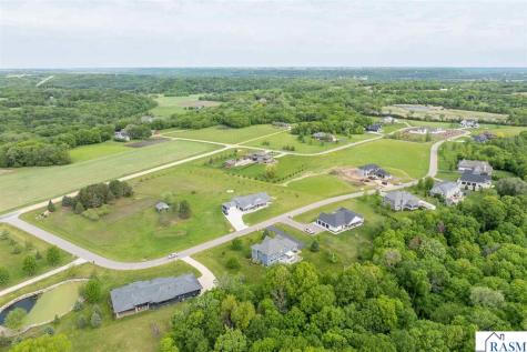 275 Summerfield Trail Mankato MN 56001