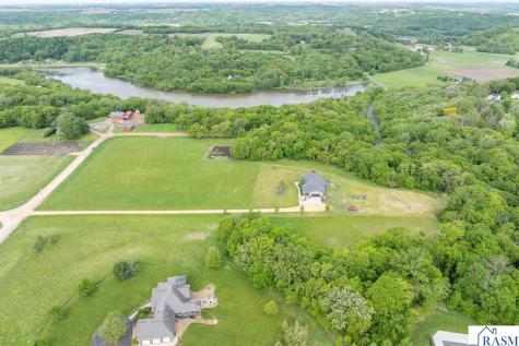 275 Summerfield Trail Mankato MN 56001