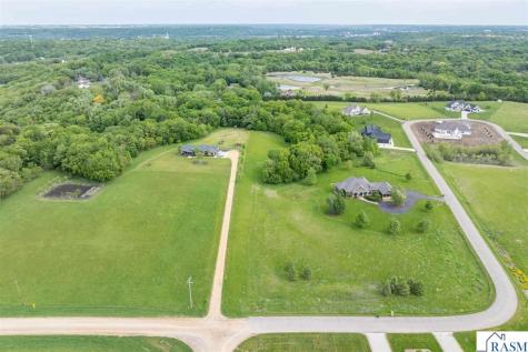 275 Summerfield Trail Mankato MN 56001