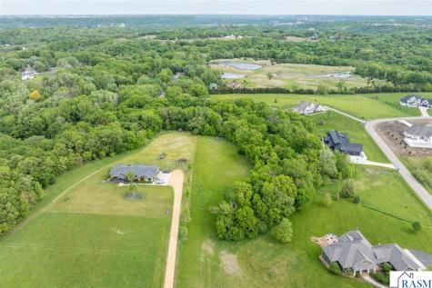275 Summerfield Trail Mankato MN 56001