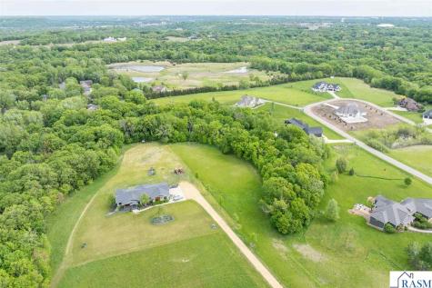 275 Summerfield Trail Mankato MN 56001
